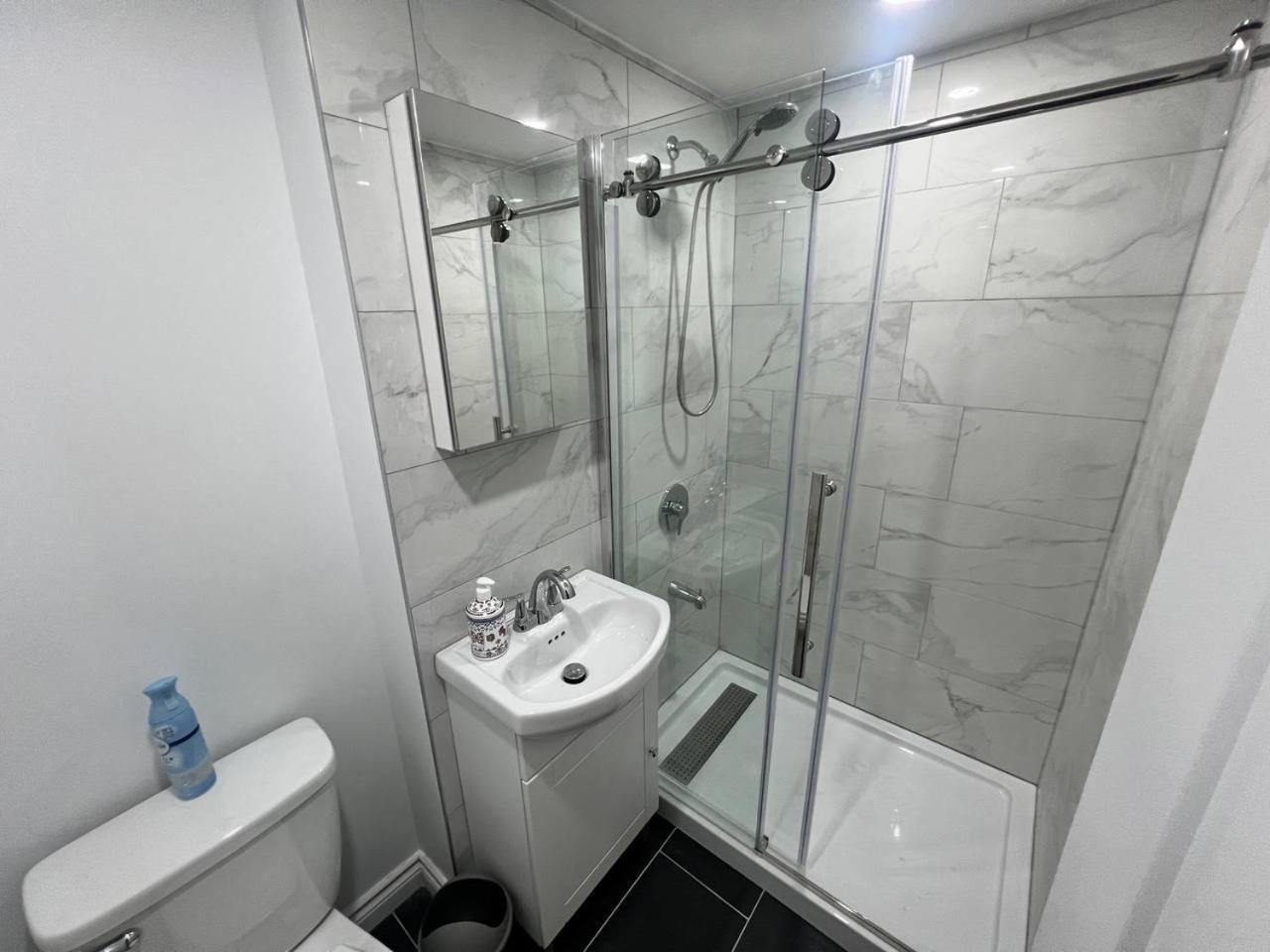 #1 Convvy-Nient Residence! Toronto Ngoại thất bức ảnh